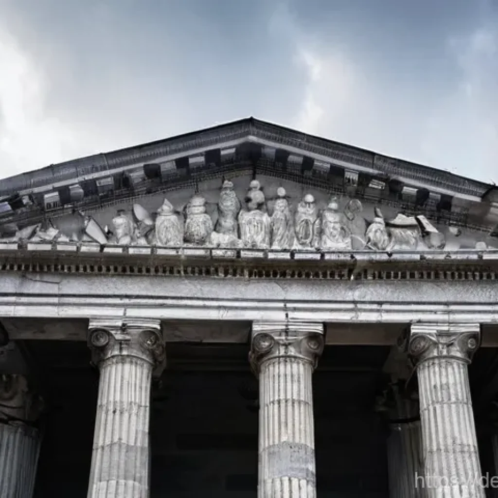 금융위기의 원인과 사례 - **Prompt 1: Hidden Fault Lines in Grand Architecture**
    Imagine a majestic, classical bank buildi...